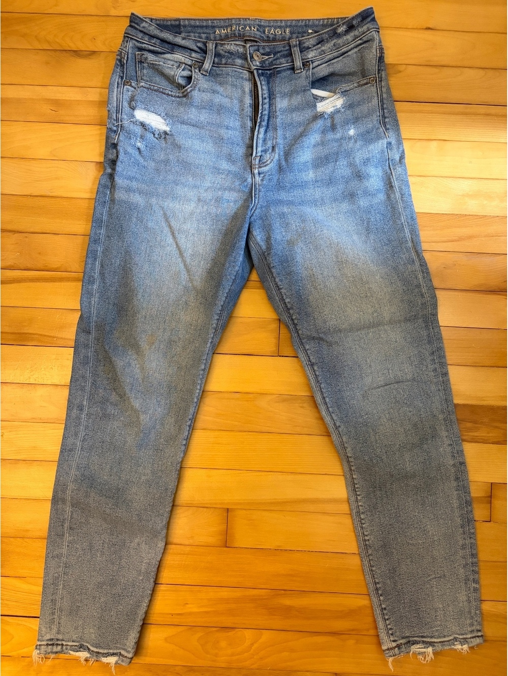 American Eagle Women's Light Wash Distressed Mom Jeans Size 8 Regular
